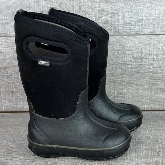 Bogs Other - Bogs boys sz 11 black classic high insulated boots